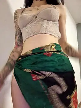 Snapshot of roxi_katty chatting on October 5, 12:53 am roxi katty online show from October 5, 12:53 am