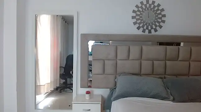 zoecruzz online show from January 14, 5:12 pm