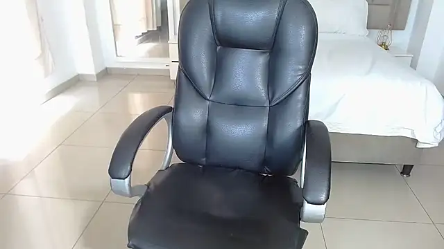 zoecruzz online show from September 24, 2:42 pm