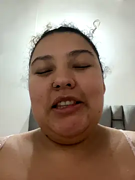 Snapshot of cutiepeach chatting on October 19, 4:46 am cutiepeach online show from October 19, 4:46 am