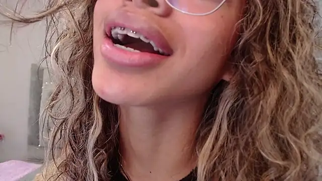 BritneyCollins online show from March 19, 12:12 pm