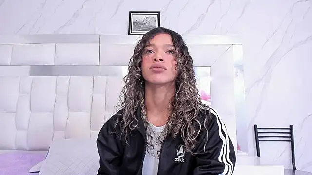 BritneyCollins online show from September 18, 11:45 am