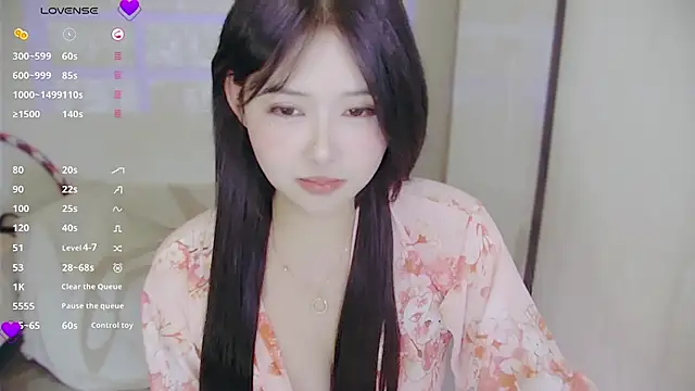 Snapshot of Fountain- chatting on December 11, 12:02 am Fountain- online show from December 11, 12:02 am