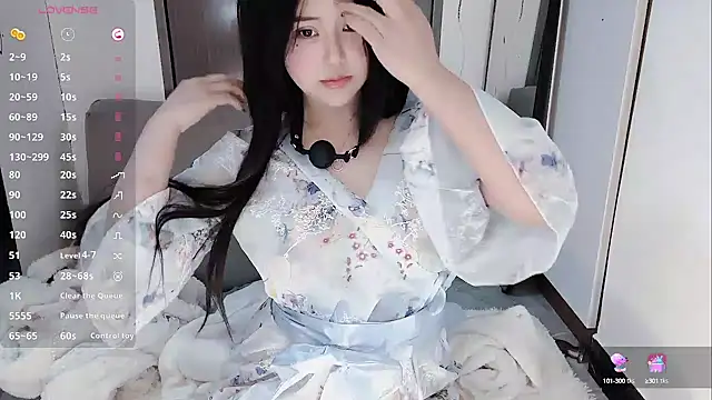 Snapshot of Fountain- chatting on February 9, 8:45 pm Fountain- online show from February 9, 8:45 pm