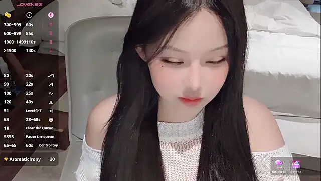 Snapshot of Fountain- chatting on November 3, 10:32 pm Fountain- online show from November 3, 10:32 pm