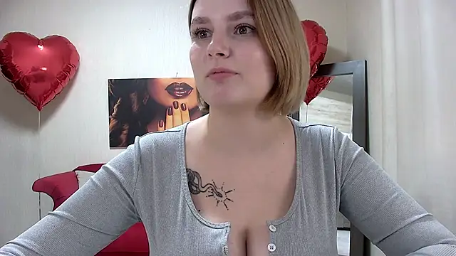 Snapshot of DianeMills chatting on February 22, 5:34 am DianeMills online show from February 22, 5:34 am