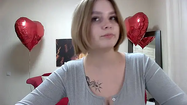 Snapshot of DianeMills chatting on February 23, 5:18 pm DianeMills online show from February 23, 5:18 pm