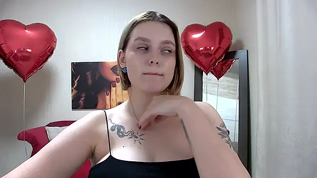 Snapshot of DianeMills chatting on February 23, 9:37 pm DianeMills online show from February 23, 9:37 pm