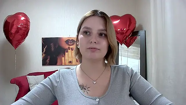 Snapshot of DianeMills chatting on February 24, 12:41 am DianeMills online show from February 24, 12:41 am