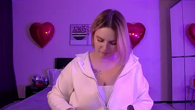 Snapshot of DianeMills chatting on February 26, 7:05 pm DianeMills online show from February 26, 7:05 pm