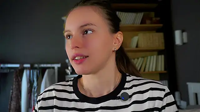 Snapshot of DarylBarks chatting on November 26, 1:39 am DarylBarks online show from November 26, 1:39 am