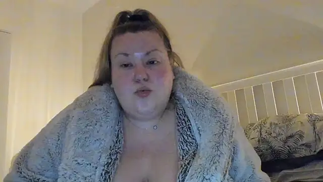 Busty-BBW-Emilie online show from March 3, 2:26 am