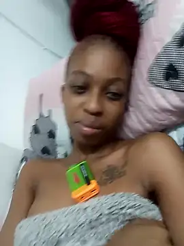 sexypetitexdoll23 online show from December 11, 5:37 pm