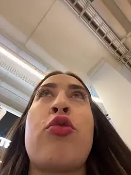 Holly Play online show from December 25, 9:24 am