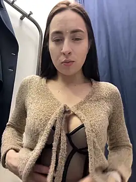 Holly Play online show from February 3, 10:25 am