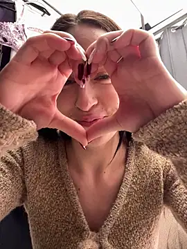 Holly Play online show from February 26, 8:04 am