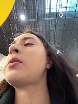 Holly Play online show from March 20, 10:10 am