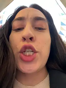 Holly Play online show from March 22, 12:04 pm