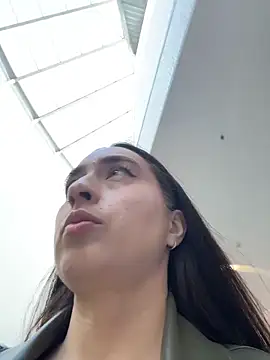 Holly Play online show from March 17, 9:01 am