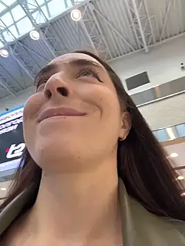 Holly Play online show from April 14, 12:00 pm