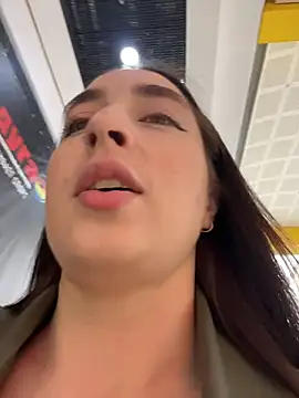 Holly Play online show from April 18, 12:09 pm