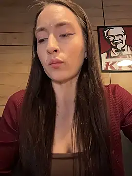 Snapshot of Holly_Play chatting on May 15, 7:59 am Holly Play online show from May 15, 7:59 am