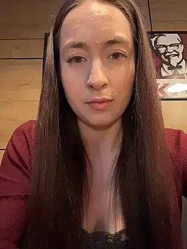Snapshot of Holly_Play chatting on May 26, 10:00 am Holly Play online show from May 26, 10:00 am