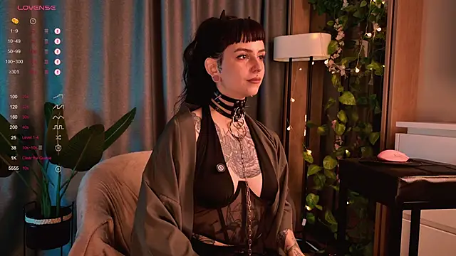 MichaellaMoon online show from December 9, 7:18 pm