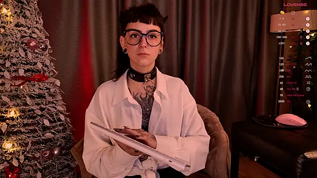 MichaellaMoon online show from December 30, 10:12 pm