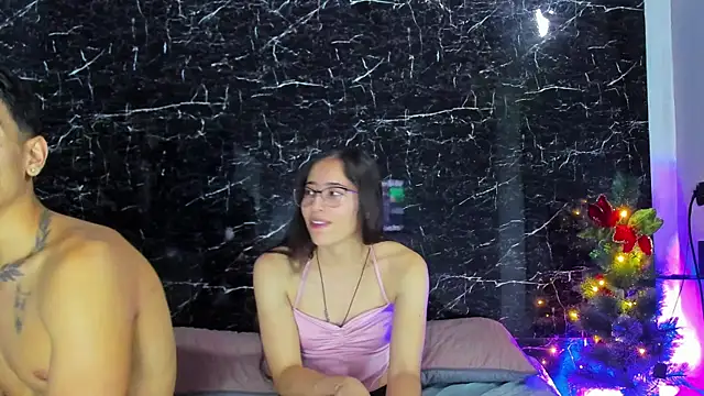 Snapshot of Couplehot__1 chatting on January 4, 3:50 am Couplehot 1 online show from January 4, 3:50 am