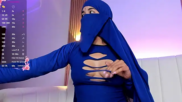 Snapshot of natash_malak chatting on December 22, 3:33 am natash malak online show from December 22, 3:33 am