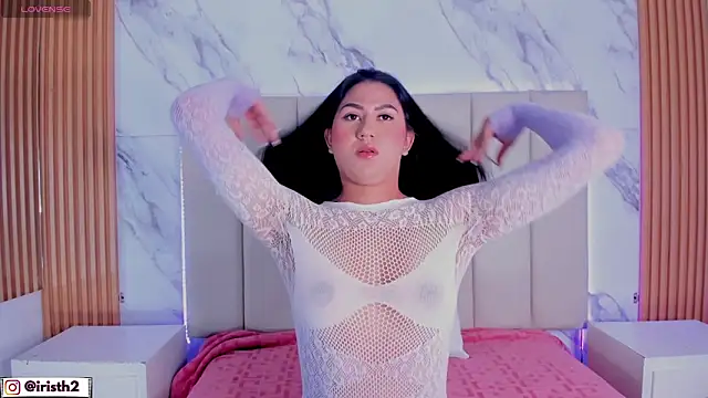 Iris Thompson  online show from December 14, 10:03 pm