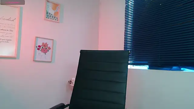 Snapshot of lucy_diiaz chatting on January 7, 10:08 pm lucy diiaz online show from January 7, 10:08 pm