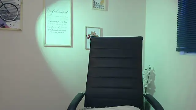 Snapshot of lucy_diiaz chatting on January 11, 11:02 pm lucy diiaz online show from January 11, 11:02 pm