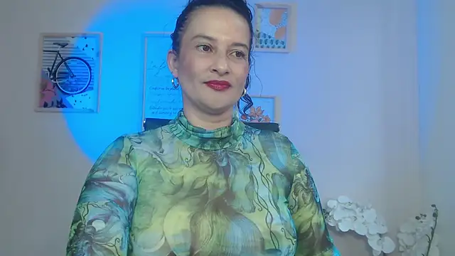 Snapshot of lucy_diiaz chatting on January 27, 7:35 pm lucy diiaz online show from January 27, 7:35 pm