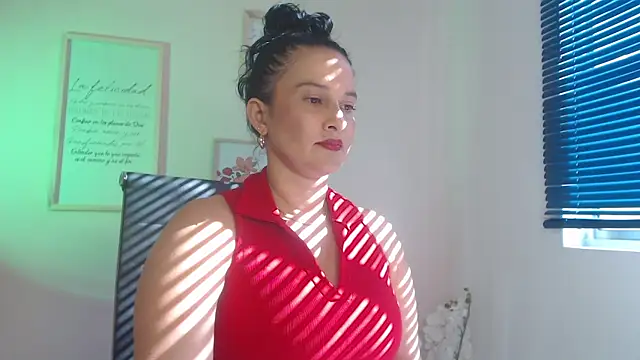 Snapshot of lucy_diiaz chatting on January 29, 8:35 pm lucy diiaz online show from January 29, 8:35 pm