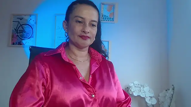 Snapshot of lucy_diiaz chatting on February 3, 6:49 pm lucy diiaz online show from February 3, 6:49 pm