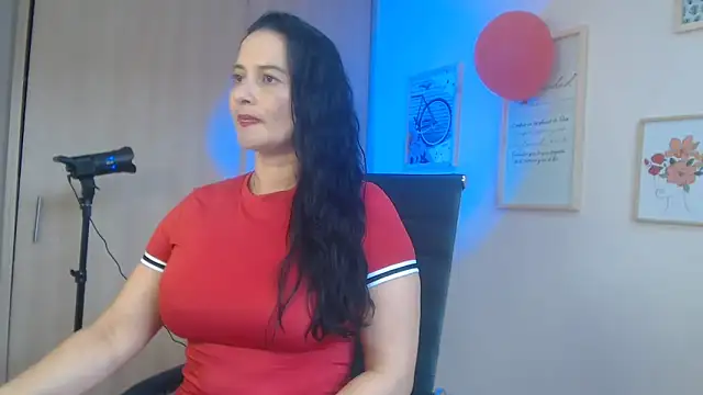 Snapshot of lucy_diiaz chatting on February 26, 8:22 pm lucy diiaz online show from February 26, 8:22 pm