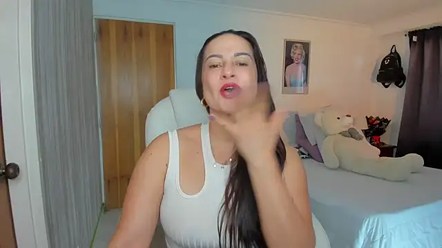 Snapshot of lucy_diiaz chatting on September 30, 8:03 pm lucy diiaz online show from September 30, 8:03 pm