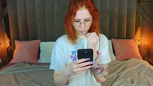 Snapshot of Sasha_Exclusive chatting on December 15, 8:24 pm Sasha Exclusive online show from December 15, 8:24 pm