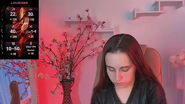 Dolly  Queen  online show from December 3, 8:17 pm