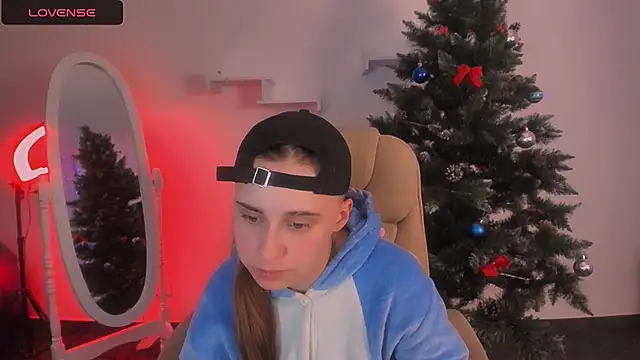 Dolly  Queen  online show from December 9, 2:24 am