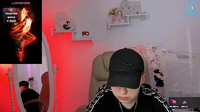 Dolly  Queen  online show from February 3, 8:46 pm