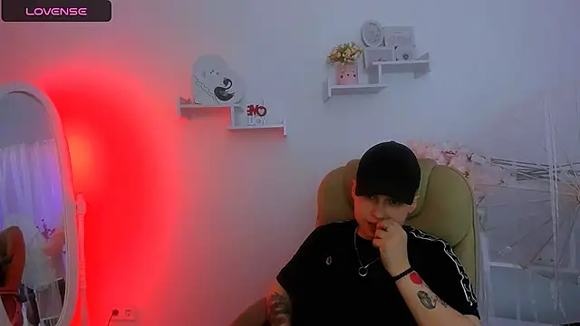 Dolly  Queen  online show from February 13, 12:24 am