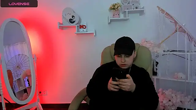 Dolly  Queen  online show from March 4, 8:16 pm