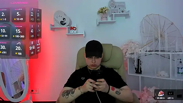 Dolly  Queen  online show from March 8, 9:51 pm