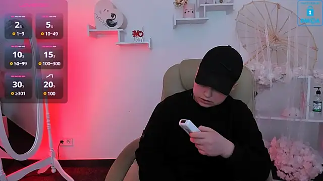 Dolly  Queen  online show from March 19, 6:12 pm