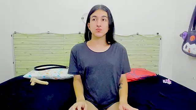 Evil Queen13 online show from January 8, 8:00 pm