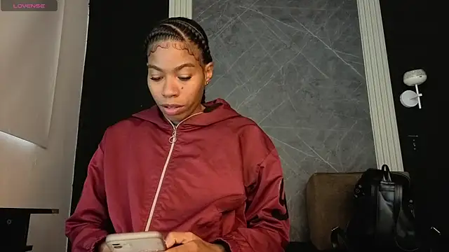 Snapshot of YummyDuooo chatting on November 12, 12:05 pm YummyDuooo online show from November 12, 12:05 pm