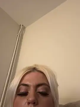 Snapshot of Blondiee3088 chatting on December 1, 6:30 pm Blondiee3088 online show from December 1, 6:30 pm